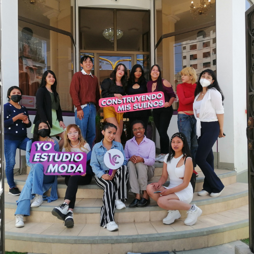 Estudiantes egresadas. Sucursal La Paz